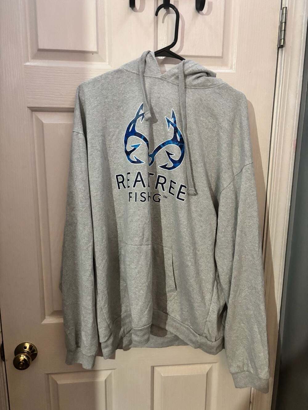 Realtree Fishing Hoodie Size XL Grey